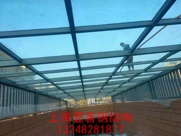 鋼結(jié)構(gòu)玻璃雨棚
