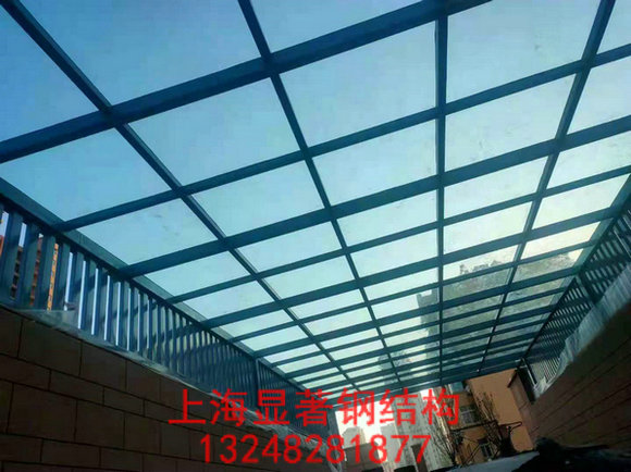 鋼結(jié)構(gòu)玻璃雨棚
